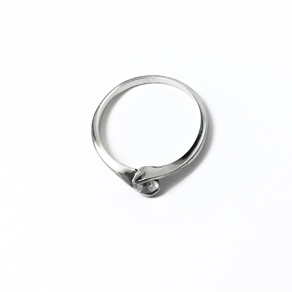 925 Silver Ring with CZ Accent - Picture 4 of 6